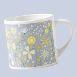 Xícara De Espresso Bonito Azul Botânico Flor Floral<br><div class="desc">Padrão moderno de flores silvestres botânicas amarelas,  verdes e brancas,  cor d'água,  sobre fundo azul pálido para uma nova sensação de verão. Perfeito para um presente para obrigado de suas pessoas especiais.</div>