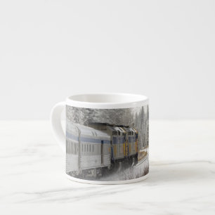 Xícara De Espresso Canadá, Alberta. Trem de neve da VIA Rail entre
