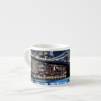 Xícara De Espresso Ideia da reflexão da ponte de Brooklyn de New York