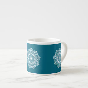 Xícara De Espresso Mandala Branco em Fundo Azul