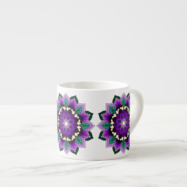 Xícara De Espresso Mandala Padrão 02 em roxo (Frente Esquerda)