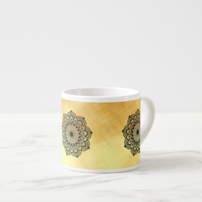 Xícara De Espresso Mandala Preto em Fundo Dourado Suave (Frente Esquerda)