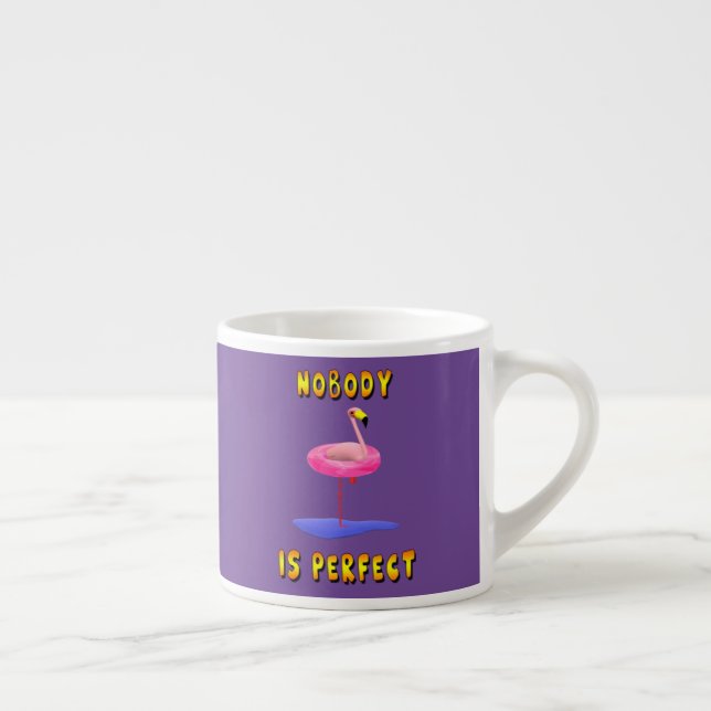 Xícara De Espresso Ninguém é perfeito - flamingo com anel de natação (Direita)