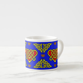 Xícara De Espresso Nó de coração entrelaçado celta/Gadhlig, dourado 2