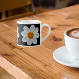 Xícara De Espresso Padrão Floral de Dahlia Branca em Preto