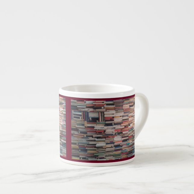 Xícara De Espresso Pilhas de livro empilhadas acima do firmado (Frente Esquerda)