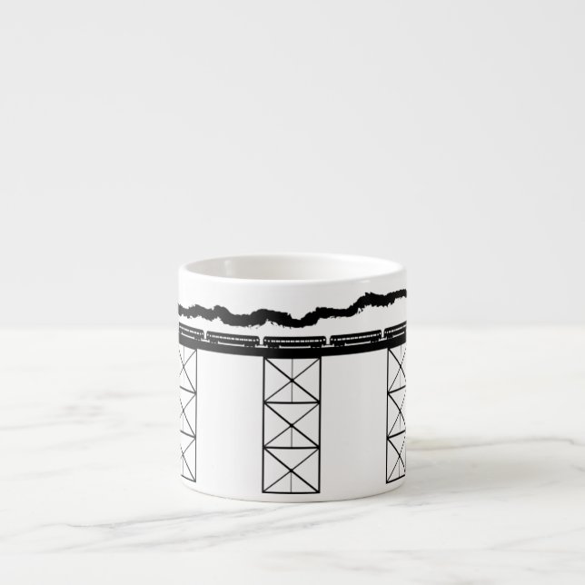 Xícara De Espresso Ponte de nível elevado com a locomotiva de vapor (Frente)