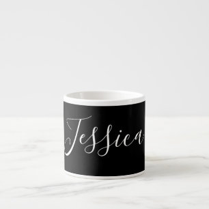 Xícara De Espresso Seu nome Script branco elegante em preto