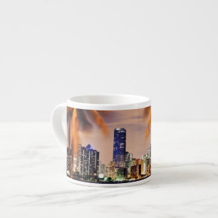 Xícara De Espresso Skyline dos EUA, Florida, Miami no crepúsculo