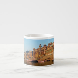 Xícara De Espresso Varanasi India como visto do rio de Ganga