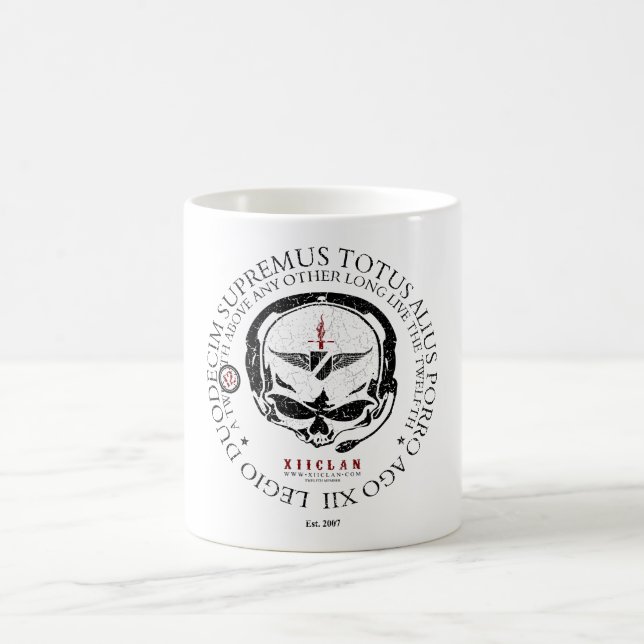 XII caneca de café de Skulled - 11oz (Centro)
