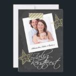 Zalig Kerstfeest Chalkboard Frame E Fita<br><div class="desc">Cartão de saudação simples de excelente para o Natal com o texto de Zalig Kerstfeest detalhado - Cartões planos católicos holandeses ... Quadro de Quadros e Fotografias com fita listrada e estrelas douradas design preto e branco. X-Mas / cartões planos de feriado para personalizar com sua própria foto e texto...</div>