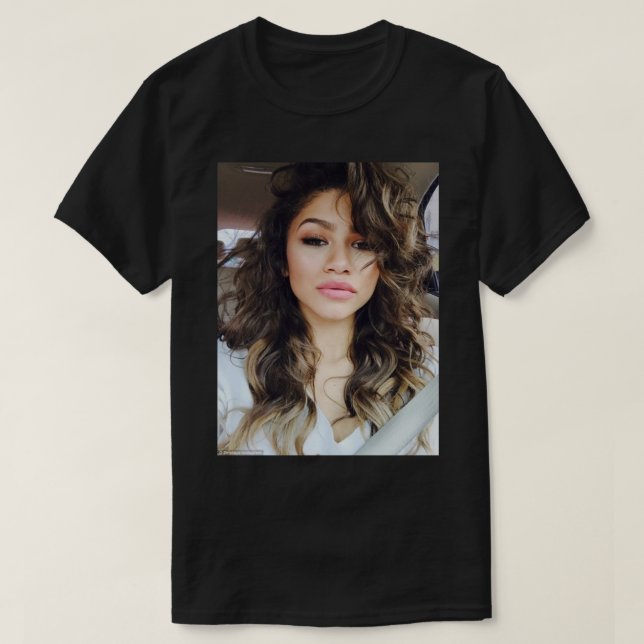 ZENDAYA Classic T-Shirt (Frente do Design)